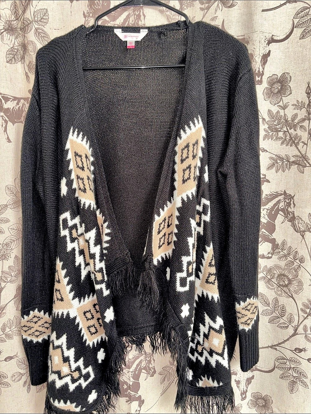 No Boundaries Geometric Fringe Cardigan in Black, Beige, and White Size Medium